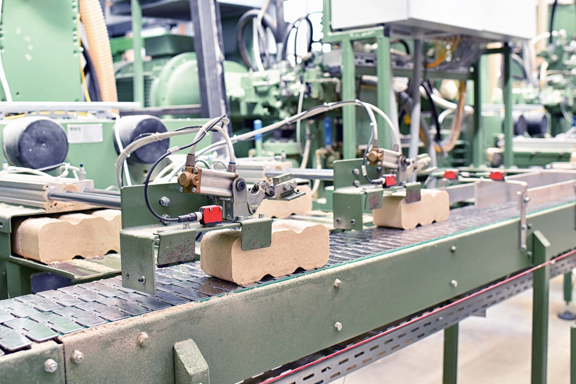 Herstellung von Brennholz Briketts.