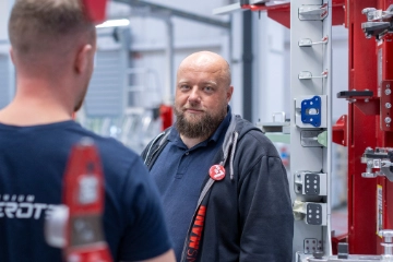 Leiharbeit: Wie IG Metall-Betriebsräte Übernahmen durchsetzen