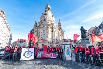 Aufzugsmonteure bei TK Elevator im Warnstreik