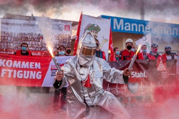 Stahl-Tarifverhandlungen vor der Entscheidung