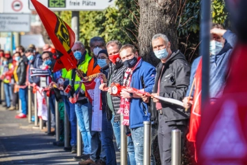Heute entscheidende Verhandlung – mehr als 800 000 bei Warnstreiks