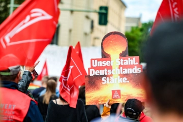 Stahlbeschäftigte machen Druck in Berlin