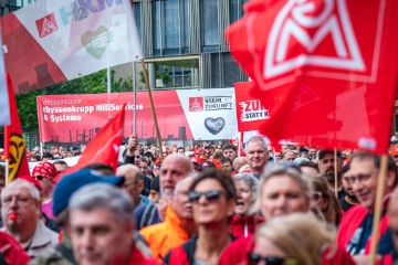 Thyssenkrupp Steel: Beschäftigte protestieren gegen Teilverkauf 