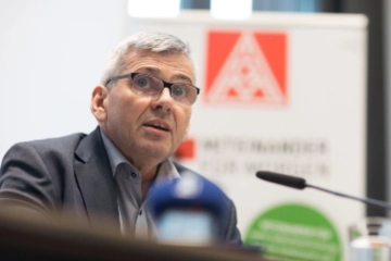 Foto Jörg Hofmann_PK Forderungsempfehlung