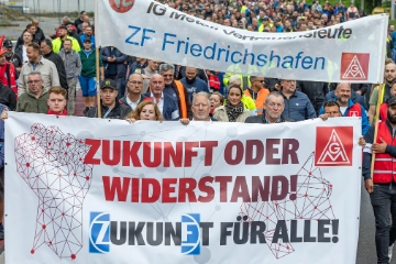 20.000 Beschäftigte demonstrieren gegen Stellenabbau bei ZF