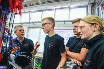 Industrie spart am Nachwuchs – IG Metall fordert Kurswechsel