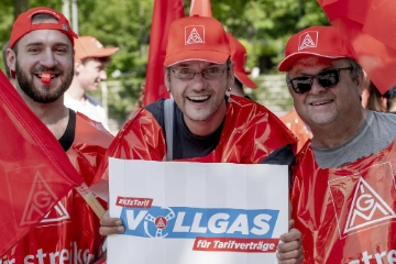 Mehr Geld für alle - und freie Tage für Azubis