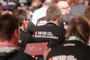 Für Menschlichkeit und Solidarität – gegen Spaltung, Rassismus und Hass