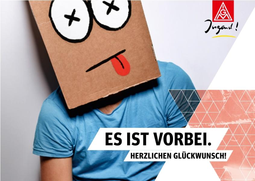 Postkarte: Es ist vorbei. Herzlichen Glückwunsch! (Motiv Papiertüte)